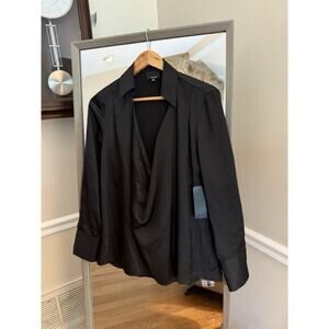 Olia Women’s Small Blouse Black‎ Low Cut Plunging Neckline Satiny Relaxed Fit